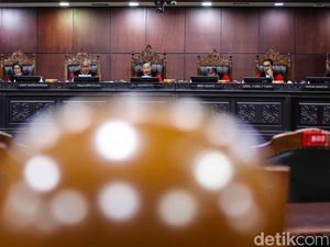 Video: MK Tolak Uji Materi Soal Batasan Masa Jabatan Ketum Parpol