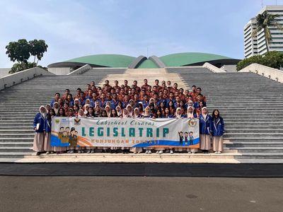 Legislatrip 2025 Siswa SMA Labschool Ciracas, Belajar Demokrasi di Gedung DPR
