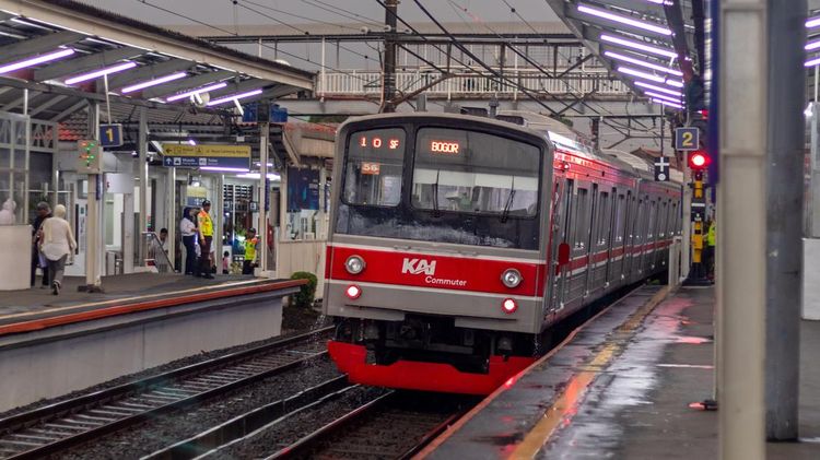 Prabowo Genjot KAI dengan Rp 5 T untuk 30 KRL Baru, Modernisasi Transportasi Publik Dimulai