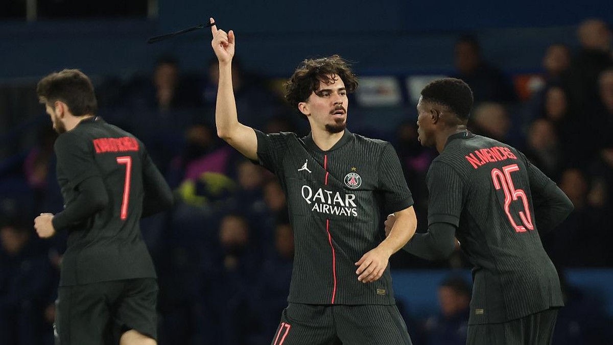 Vitinha (tengah) mencetak tiga gol ke gawang Spurs. Foto: DeFodi Images via Getty Images/DeFodi Images
