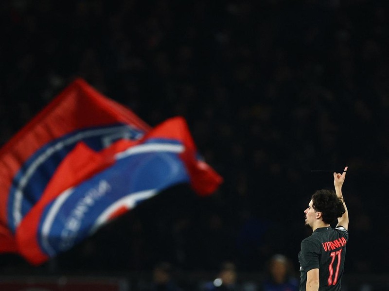 Soccer Football - UEFA Champions League - Paris St Germain v Tottenham Hotspur - Parc des Princes, Paris, France - November 26, 2025 Paris St Germain's Vitinha celebrates scoring their second goal REUTERS/Sarah Meyssonnier