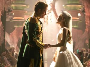 Heboh Wicked Uncut, Adegan Ciuman Mesra Glinda-Fiyero