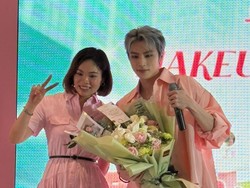 Video: Xiaojun WayV Kejutkan Fans di Beauty Event Jakarta!
