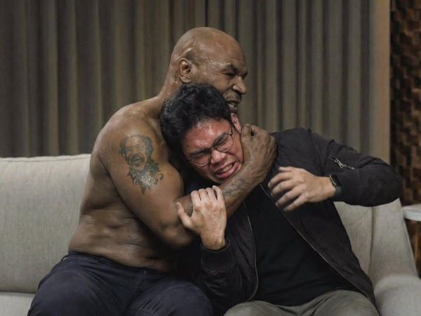 Insanul Fahmi Dicekik Mike Tyson di Tangan Agan Harahap