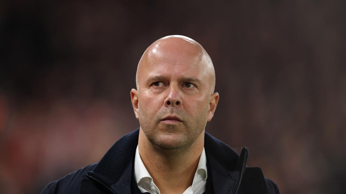Manajer Liverpool Arne Slot cuma punya waktu tiga pekan untuk menyelamatkan pekerjaannya. (REUTERS/Phil Noble)
