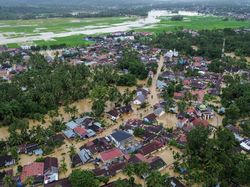 Video: BMKG Sebut Hujan Bulanan Turun dalam Sehari di Sumatera