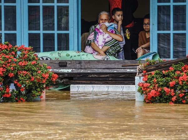 Banjir Besar Rendam Solok, Ribuan Warga Terdampak