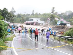 Bener Meriah Aceh Terisolasi gegara Banjir-Longsor, Logistik Menipis