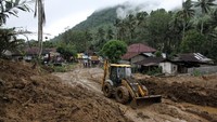 Kementerian PU Berpacu Buka Akses di Tengah Banjir dan Longsor di Sumatera