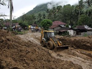 Kementerian PU Berpacu Buka Akses di Tengah Banjir dan Longsor di Sumatera
