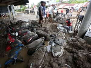 Video Tangis Warga Korban Bencana di Sumut: Tolong Bantu Kami Pak