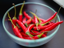 Harga Sembako Jogja Hari Ini 28 November 2025: Rawit Merah Masih Ngegas!