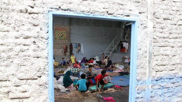 Gudang Jadi Pengungsian Warga Terdampak Banjir Bandang Tapanuli Selatan