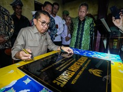 Menbud Resmikan Museum Sejarah Ternate: Literasi Harus Dikembangkan