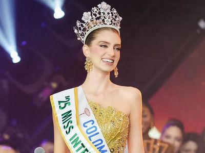 7 Potret Catalina, Juara Miss International 2025 yang Fasih 3 Bahasa