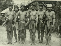 Asal-usul Suku Dayak Borneo, Kini Tersebar Menembus Batas 3 Negara