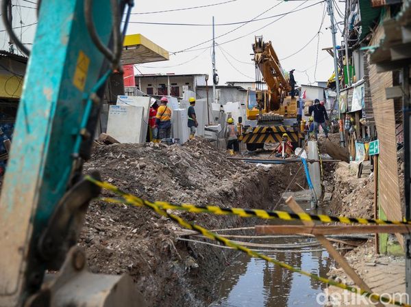 Tanggul Mitigasi Muara Angke Dibangun Demi Lindungi Permukiman Pesisir