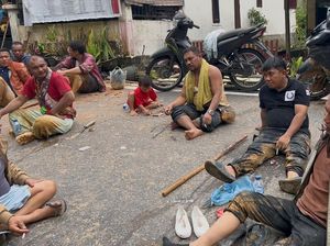 3 Hari Jalan Kaki Lewati Longsor, Walkot Ngotot ke Sibolga Temui Masyarakat
