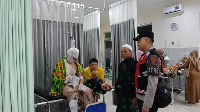 Korban gas meledak dibawa ke RSUD Sindangbarang