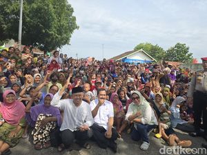 Suhaini Bersyukur Bisa Raup Rezeki di Sekitar Makam Ortu Menteri Agus Andrianto