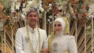 7 Potret Pernikahan Fajar Alfian dan Firly dengan Adat Sunda, Nuansa Serba Putih
