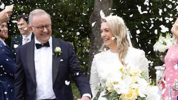 Foto PM Australia Pertama yang Menikah Saat Menjabat, Gaun Istri Jadi Sorotan