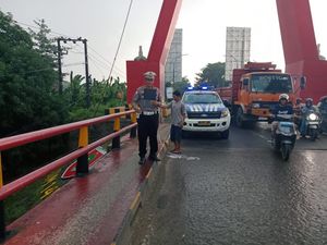 Pemotor Tewas Usai Tabrakan dengan Truk Tangki LPG di Jembatan Kembar Gowa