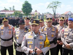Kapolda Riau Lepas 290 Personel dan Bantuan ke Lokasi Bencana di Sumbar