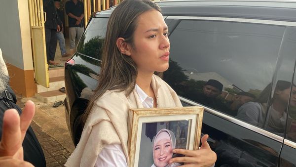 Peluk Foto, Raisa: Aku Sayang Sama Ibu