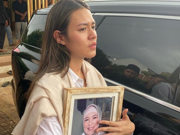 Peluk Foto, Raisa: Aku Sayang Sama Ibu