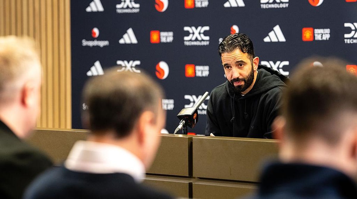 Ruben Amorim dalam jumpa pers jelang melawan Crystal Palace. Foto: Manchester United via Getty Imag/Ash Donelon