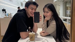 Kompak! Momen Seru Vior Menikmati Duren dan Ngopi Bareng Suami