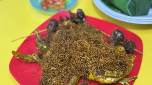 Gurih Berempah Ayam Kampung Legendaris Berusia 25 Tahun di Tebet