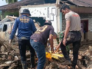 BKO Polda Riau Mulai Turun ke Lokasi Bencana di Agam, Evakuasi Jenazah
