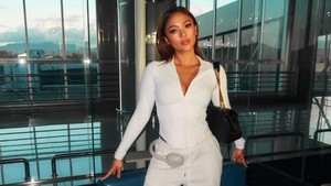 Cantik! Gaya Marion Jola saat Makan Burger hingga ke Piknik Kue