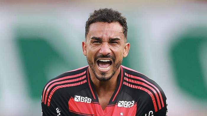 LIMA, PERU - NOVEMBER 29: Danilo of Flamengo celebrates after scoring his team's first goal during the 2025 Copa CONMEBOL Libertadores Final match between Palmeiras and Flamengo at Estadio Monumental on November 29, 2025 in Lima, Peru. (Photo by Hector Vivas/Getty Images)