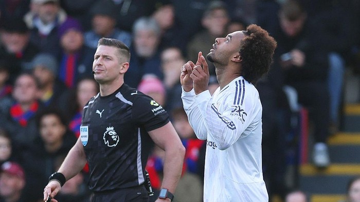 Setelah Setahun Tak Bikin Gol, Zirkzee Akhirnya Buka Puasa