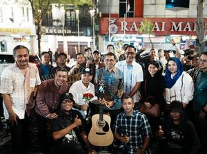 Kemenbud Serahkan Bantuan Alat Musik ke Institut Musik Jalanan Yogyakarta