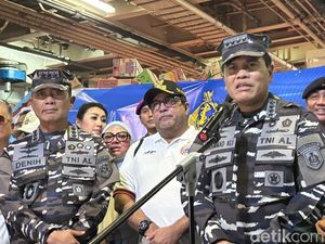 TNI AL Kerahkan 3 KRI dan 5 Helikopter Bantu Korban Bencana di Aceh-Sumut
