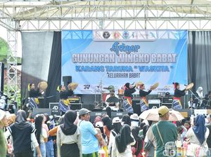 Festival Gunungan Wingko Lamongan Hadirkan Tugu 5 Meter & 5.850 Wingko