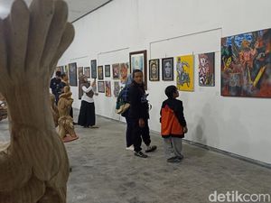 Seniman Cilik Blitar Pamerkan Karya Penuh Warna dan Imajinasi Ceria