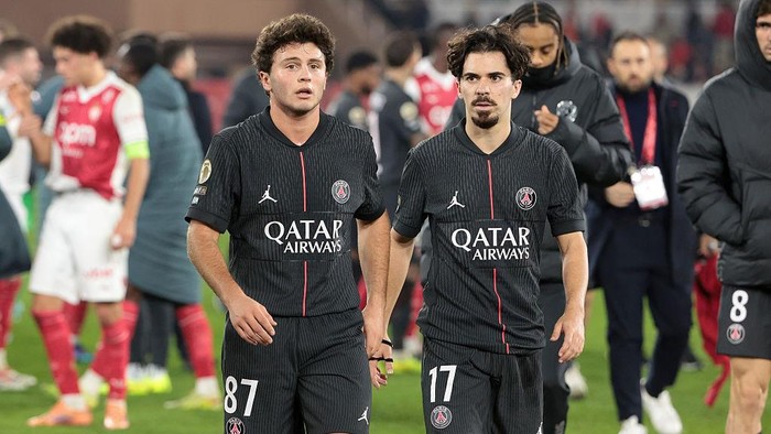 MONACO, MONACO - NOVEMBER 29: Joao Neves, Vitinha of PSG during the Ligue 1 McDonalds football match between AS Monaco (ASM) and Paris Saint-Germain (PSG) at Stade Louis II on November 29, 2025 in Monaco, Monaco. (Photo by Jean Catuffe/Getty Images)
