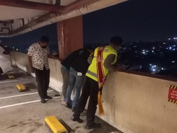 Pengunjung Lompat dari Lantai 4 Neo Solo Grand Mall Tewas, Polisi: Indikasi Bundir