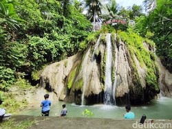 Cantiknya Curug Ukuran Saset dengan Gua Alami di Krembangan Kulon Progo