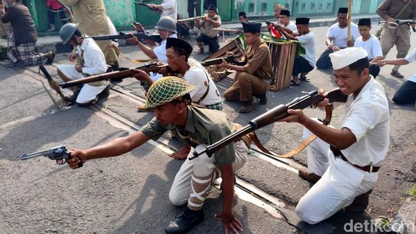 Teatrikal Pertempuran Batas Kota Surabaya