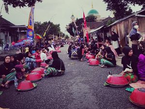 Betetulak Bala: Tradisi Suku Sasak untuk Menolak Musibah dan Membersihkan Diri