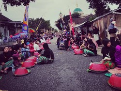 Betetulak Bala: Tradisi Suku Sasak untuk Menolak Musibah dan Membersihkan Diri