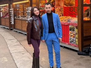 Muka Flat Gusti Ega Tiap Foto Bareng Angel Karamoy Disorot