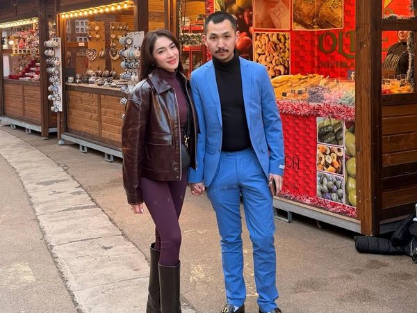 Muka Flat Gusti Ega Tiap Foto Bareng Angel Karamoy Disorot