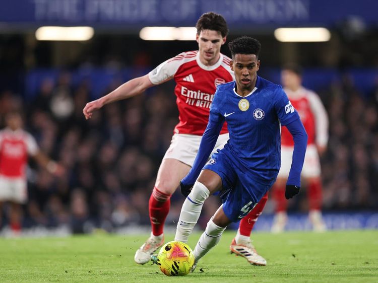 Derby London Memanas: Caicedo Kartu Merah, Chelsea vs Arsenal Buntu 0-0 di Paruh Waktu